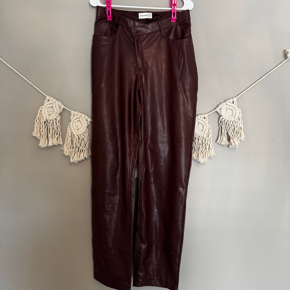 Abercrombie & Fitch Crossover Waist Vegan Leather Dad Pants Size 10 Long - Picture 2 of 4